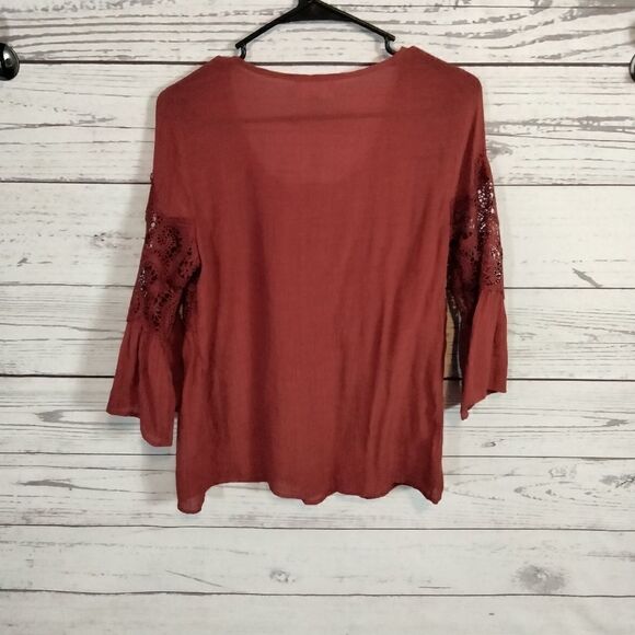 "fyve" woman's shirt  - Picture 4 of 8